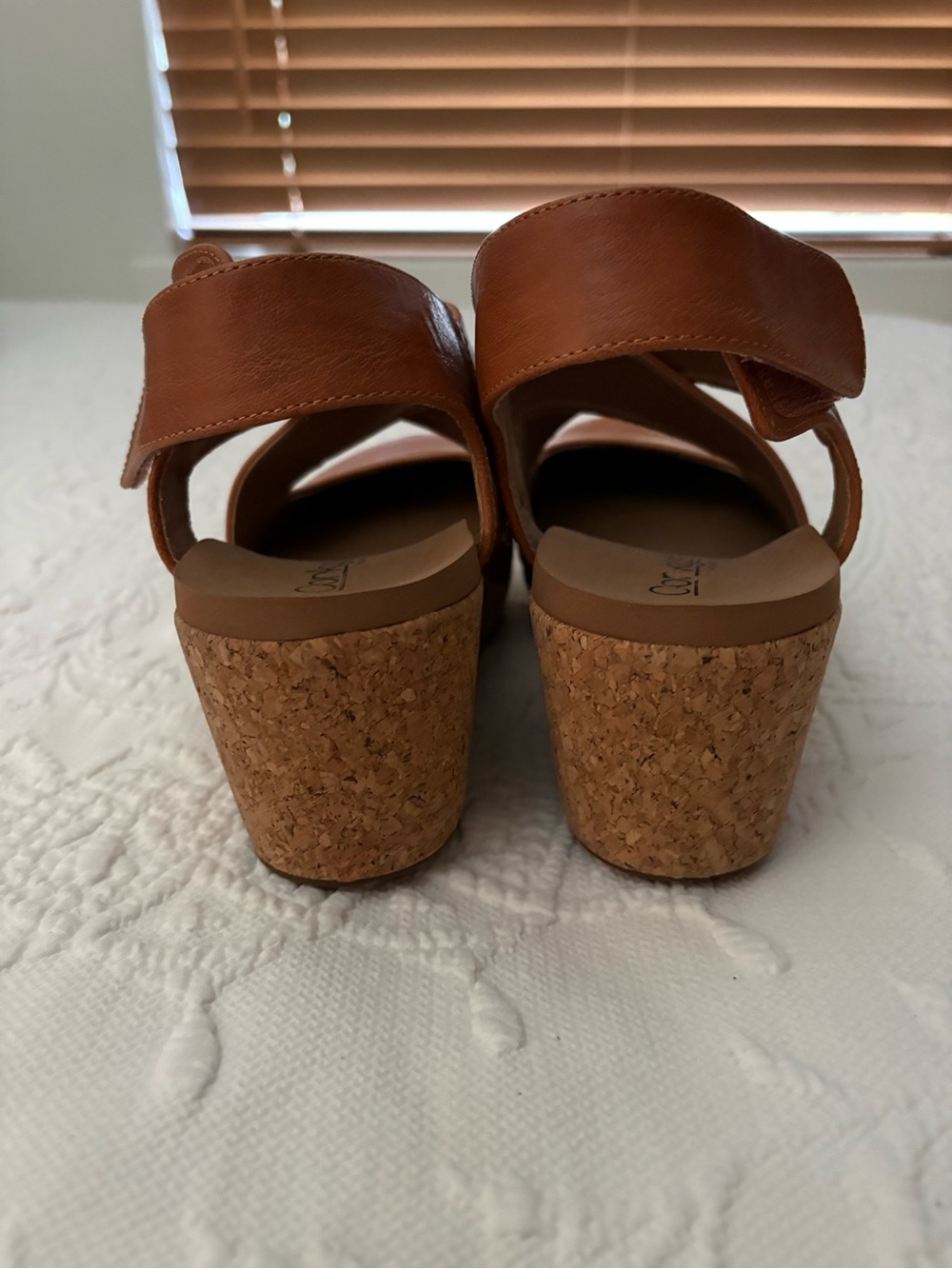 Corkys “Case Closed” Women's Tan Cross-Strap Comfort Sandals. Size 10 NEW - Picture 2 of 5